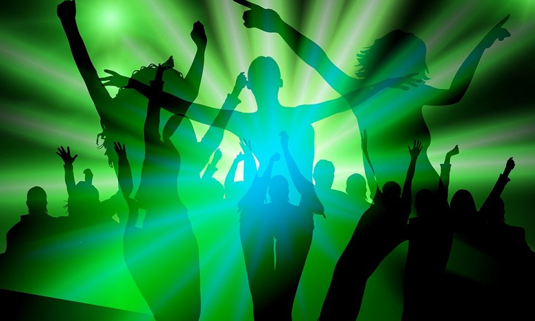 Kadthal Birthday Party Case: కడ్తాల్ రేవ్ పార్టీ కేసులో వెలుగులోకి వస్తున్న సంచలన విషయాలు..