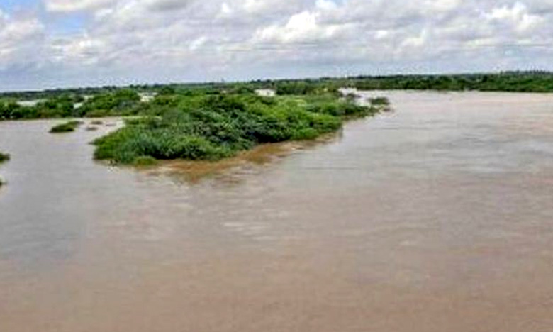 గోదారి ఉరకలు... ప్రాణహిత పరవళ్ళు | The pranahita river is overflowing ...
