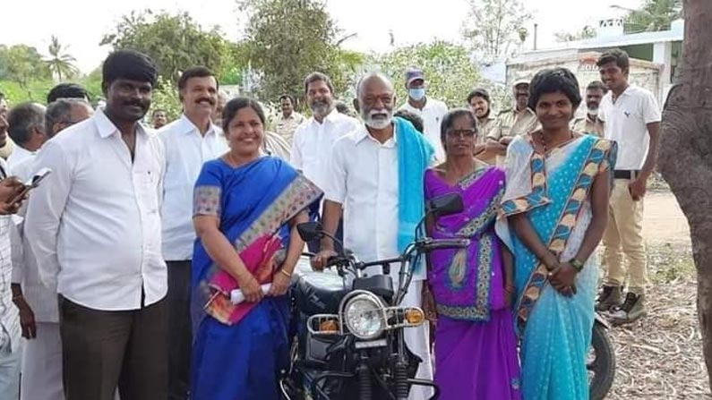 Ex Minister Raghuveera Reddy