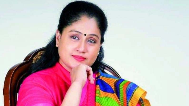 Vijayashanthi : నామమాత్రపు లాక్ డౌన్లతో మమ అనిపించి..  చివరికి పాజిటివ్ రేటు తగ్గిపోయిందంటూ ఎత్తేశారు : విజయశాంతి