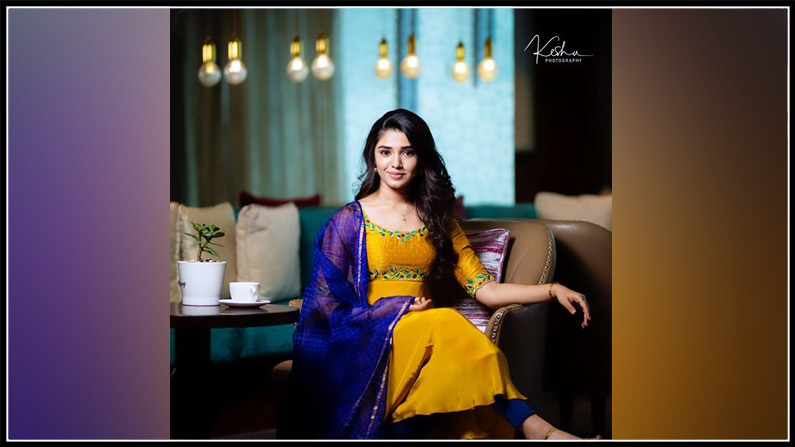 Krithi Shetty New Photos (1)