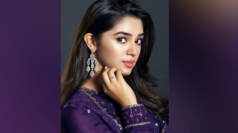 Krithi Shetty Latest Photos (2)