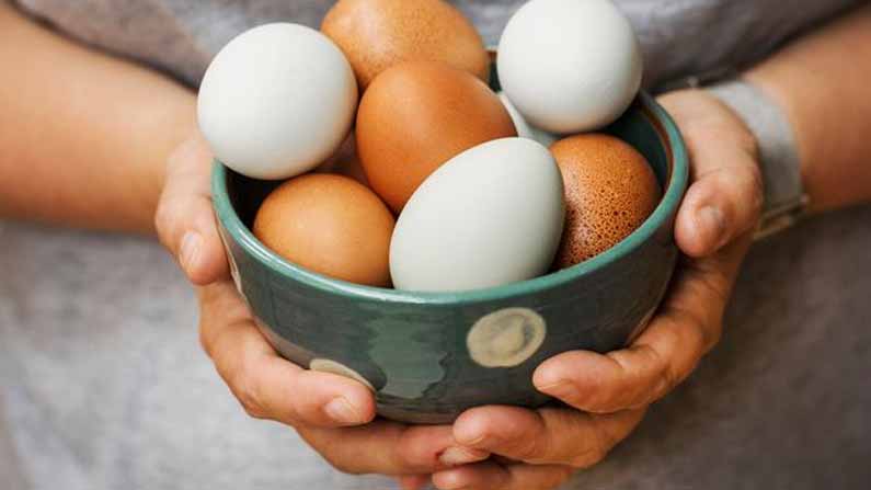 Man Eating Eggs 5