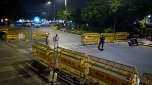 కరోనా భయాలు - వివిధ రాష్ట్రాల్లో ఆంక్షలు, కర్ఫ్యూ, లాక్‌డౌన్‌.. ఏయే రాష్ట్రాల్లో కఠిన ఆంక్షలు ఉన్నాయంటే..!