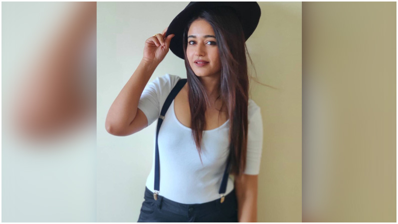 Poonam Bajwa (2)