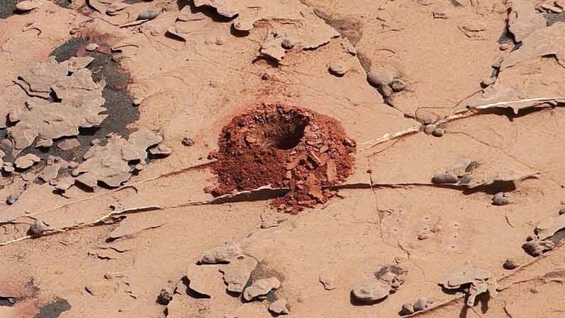 Water Flows On Mars 3