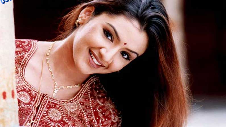 Aarthi Agarwal 3