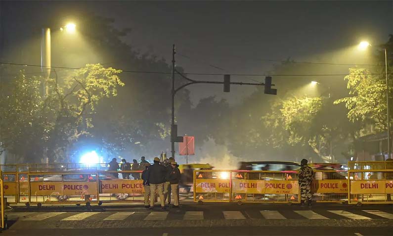 ప్రాణాంతకంగా మారుతున్న కరోనా వైరస్.. పది జిల్లాల్లో నైట్ క‌ర్ఫ్యూ.. కీలక నిర్ణయం తీసుకున్న యూపీ సర్కార్