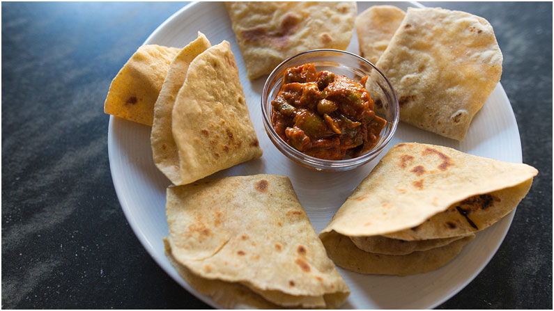 Chapatis At Night: రాత్రిపూట చపాతీలు తింటున్నారా.? అయితే మంచిదో.. కాదో..  తెలుసుకోండి.! | Eating chapatis at night know about these facts | TV9 Telugu