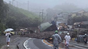 Mudslide: ప్రళయం.. భారీ వర్షాలతో విరిగిప‌డుతున్న కొండచ‌రియ‌లు.. 19 మంది మిస్సింగ్‌.. షాకింగ్ వీడియో