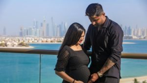 IPL 2021: శుభవార్త చెప్పిన చెన్నై సూపర్ కింగ్స్ ప్లేయర్.. భార్యతో కలిసి సీఎస్‌కే జెర్సీలో సందడి..! 