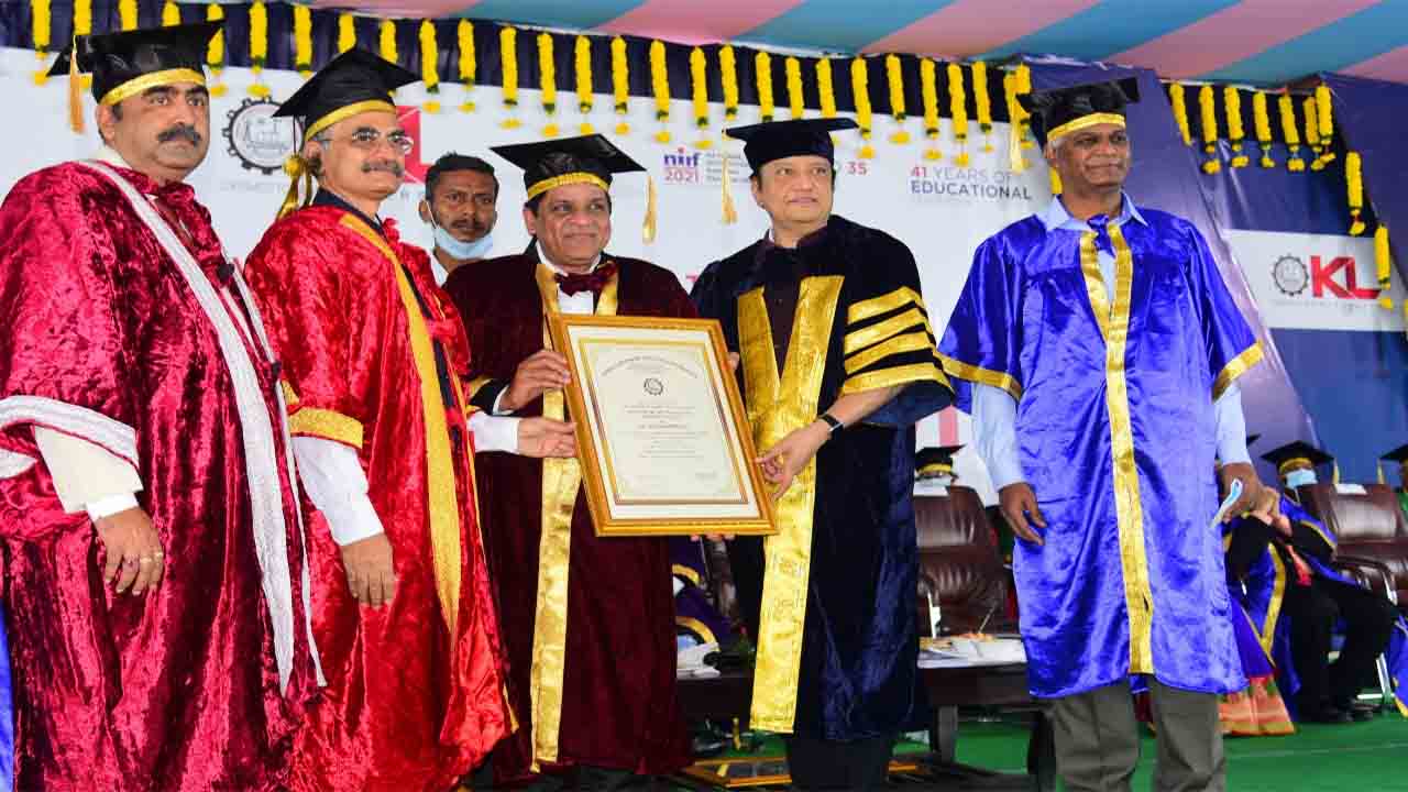 Doctorate: ఇస్రో చైర్మన్‌ శివన్‌, నటుడు ఆలీకి గౌరవ డాక్టరేట్‌ ప్రదానం | KL Deemed  to be University hosts its 11th Convocation; 3,650 students receive graduate,  post graduate and doctorate degrees | TV9 Telugu