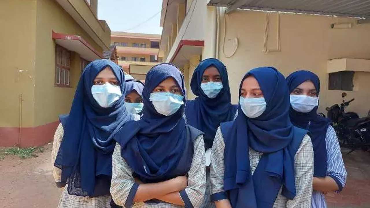 Hijab Issue 40 