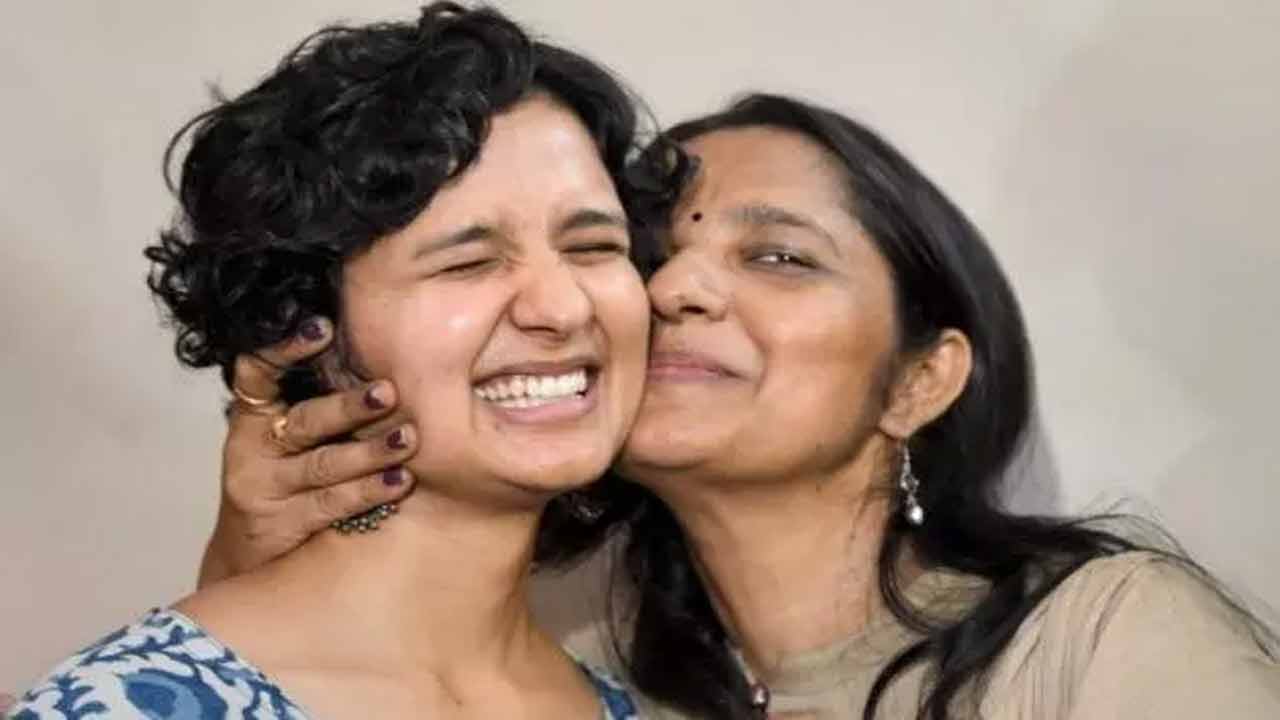 Upsc Topper 2021 In The First 5 Ranks 3 Ranks Are Girls Women Who