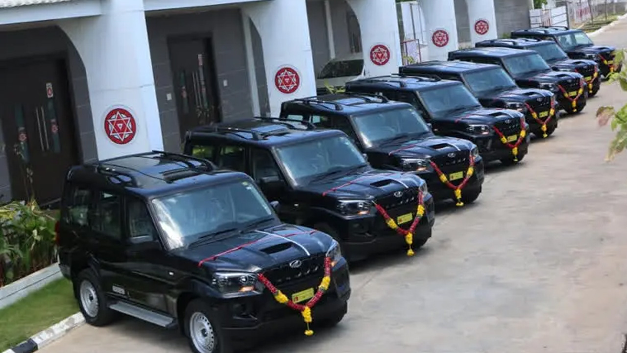 Pawan Kalyan: సేనాని పర్యటనకు స్కార్పియోలు సిద్ధం.. టాప్ గేర్‌లో జనంలోకి పవన్ | Scorpio Vehicles Convoy ready for Janasena President pawan Kalyan statewide tour | TV9 Telugu