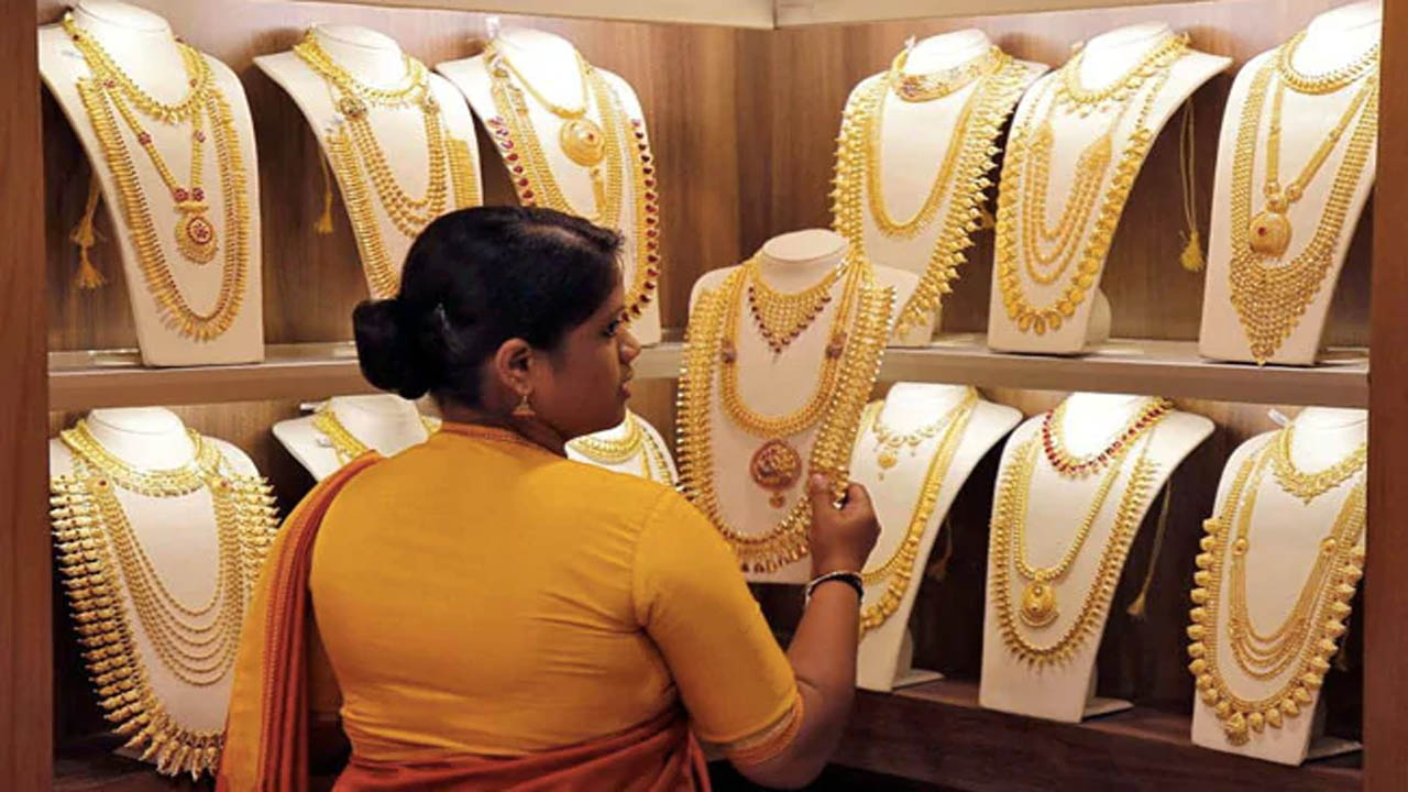 Gold Price Today: Gold price slightly decreased. Silver increased.. Details  of latest exchange rates | Today 28 July Hyderabad Delhi Mumbai Kolkata  Banglore Visakhapatnam Vijayawada and other cities gold and silver priceFGN
