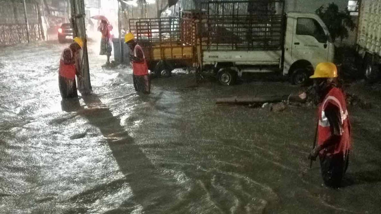 Hyderabad Rains Alert: Rain in the city for a few more hours.. Alert  officials.. People are warned not to go out » Jsnewstimes