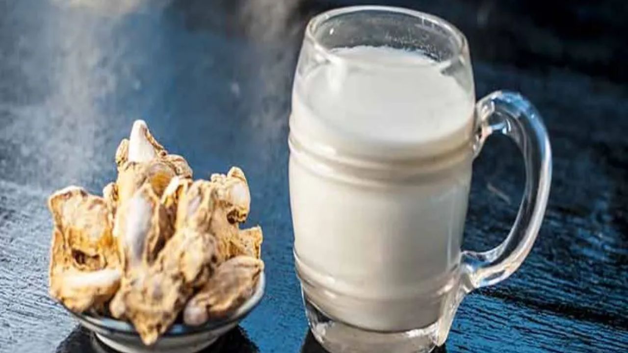 ginger-milk-benefits-if-you-take-ginger-milk-every-day-in-rainy-season