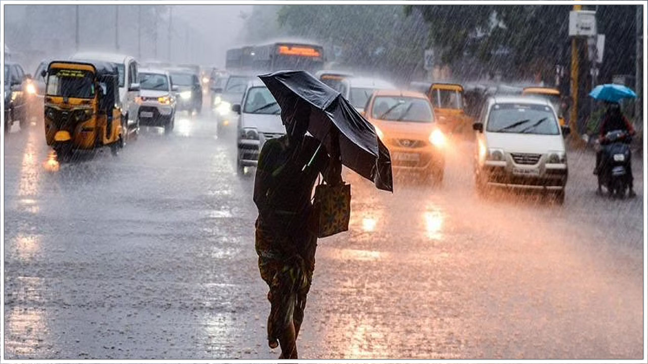 AP Rains: మరో అల్పపీడనం టెన్షన్.. ఏపీకి రానున్న నాలుగు రోజుల్లో భారీ ...