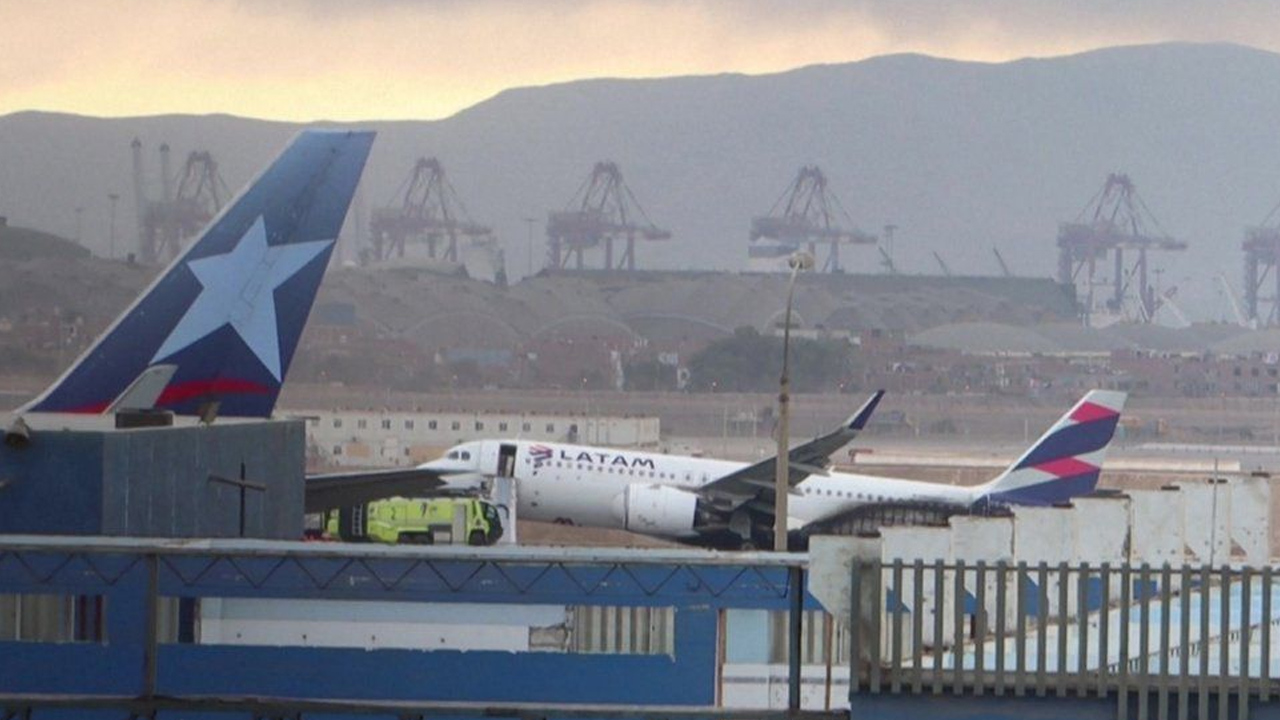 Lima Airport విమానాశ్రయం నుంచి బయలుదేరిన విమానం.. అంతలోనే దారుణం