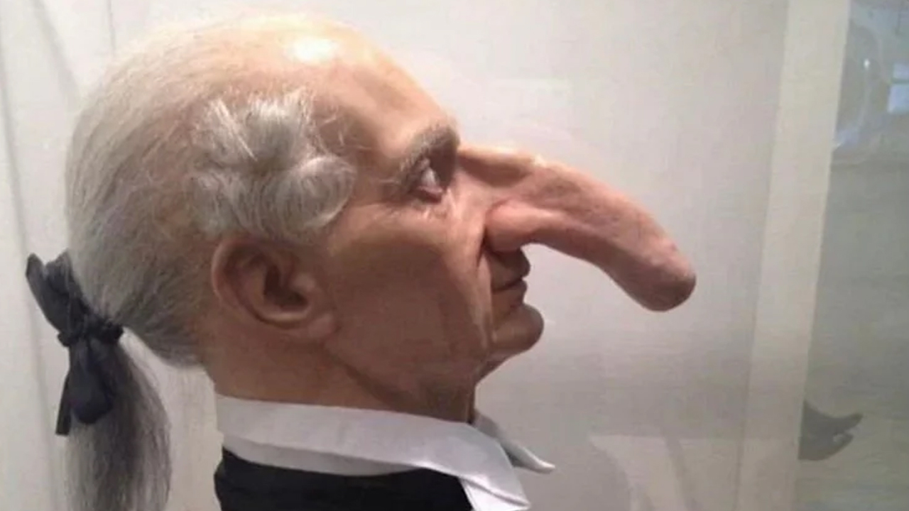 this-man-has-the-longest-nose-in-the-world-his-name-is-in-the